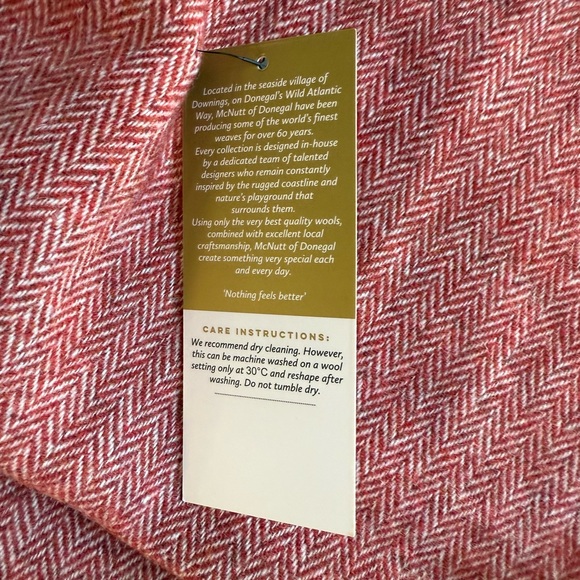 NWT McNutt of Donegal Red Herringbone Scarf 100% lambswool - Picture 4 of 5